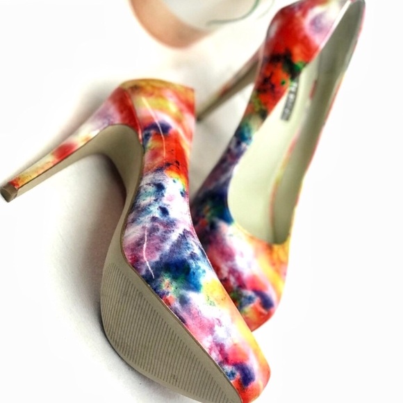 SOLD BCBGeneration Watercolor Parade Stilettos - Picture 3 of 8